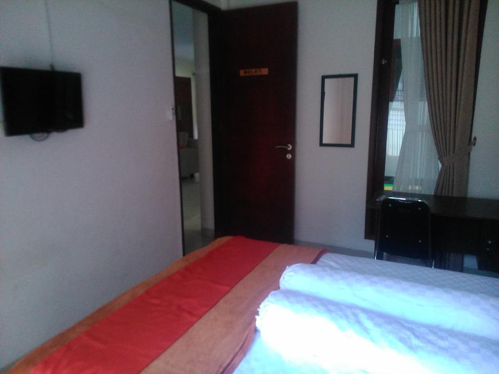 Hotel Rumah Sarwestri Bandung Pokój zdjęcie